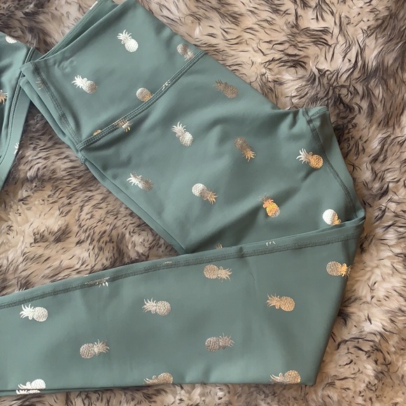 NEW Set from beyond yoga - Picture 6 of 8